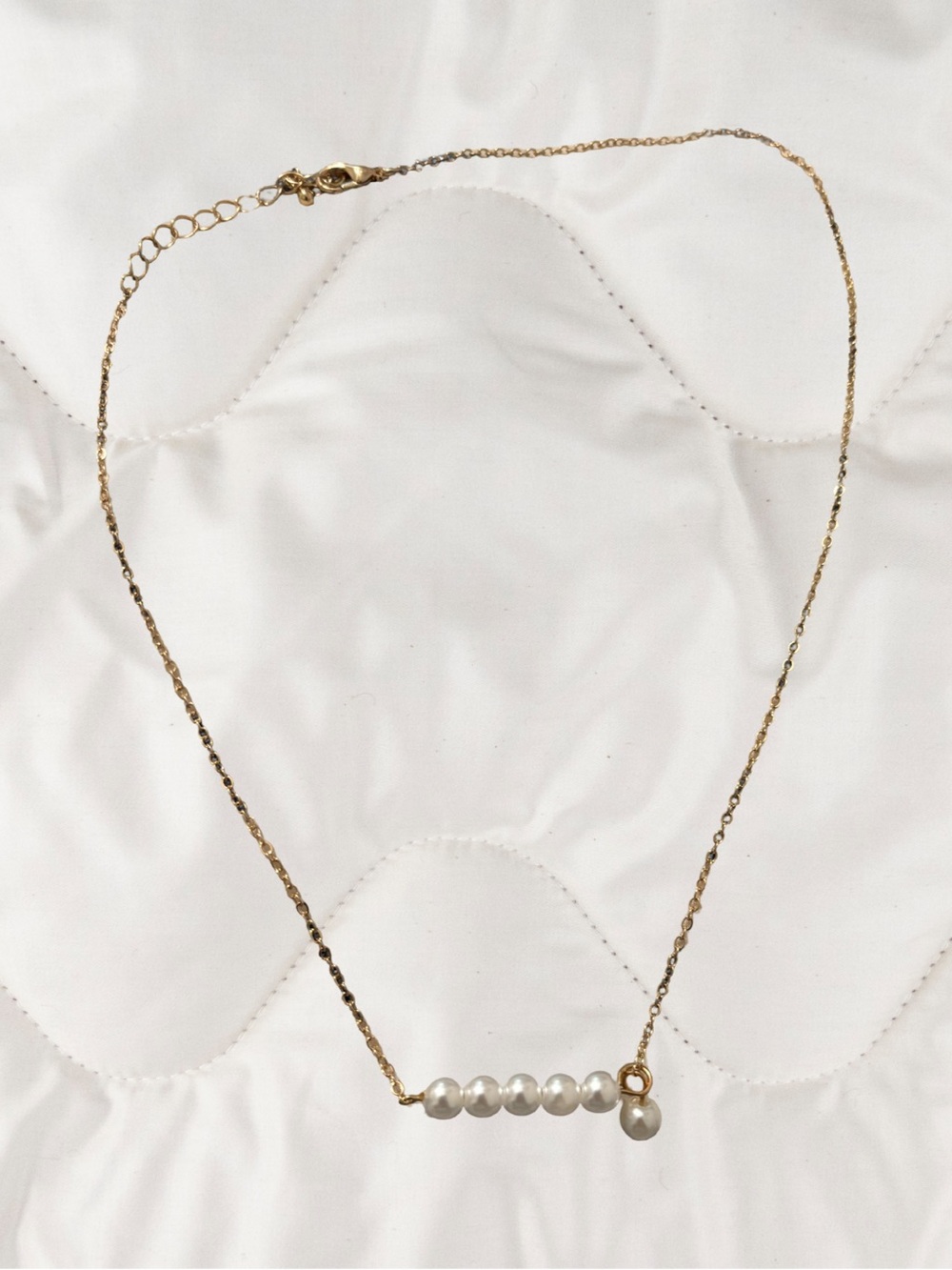 Gold Chain Necklace with White Pearls - Timeless Women's Jewelry